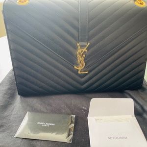 Like New ENVELOPE LARGE BAG IN MIX MATELASSÉ GRAIN DE POUDRE EMB